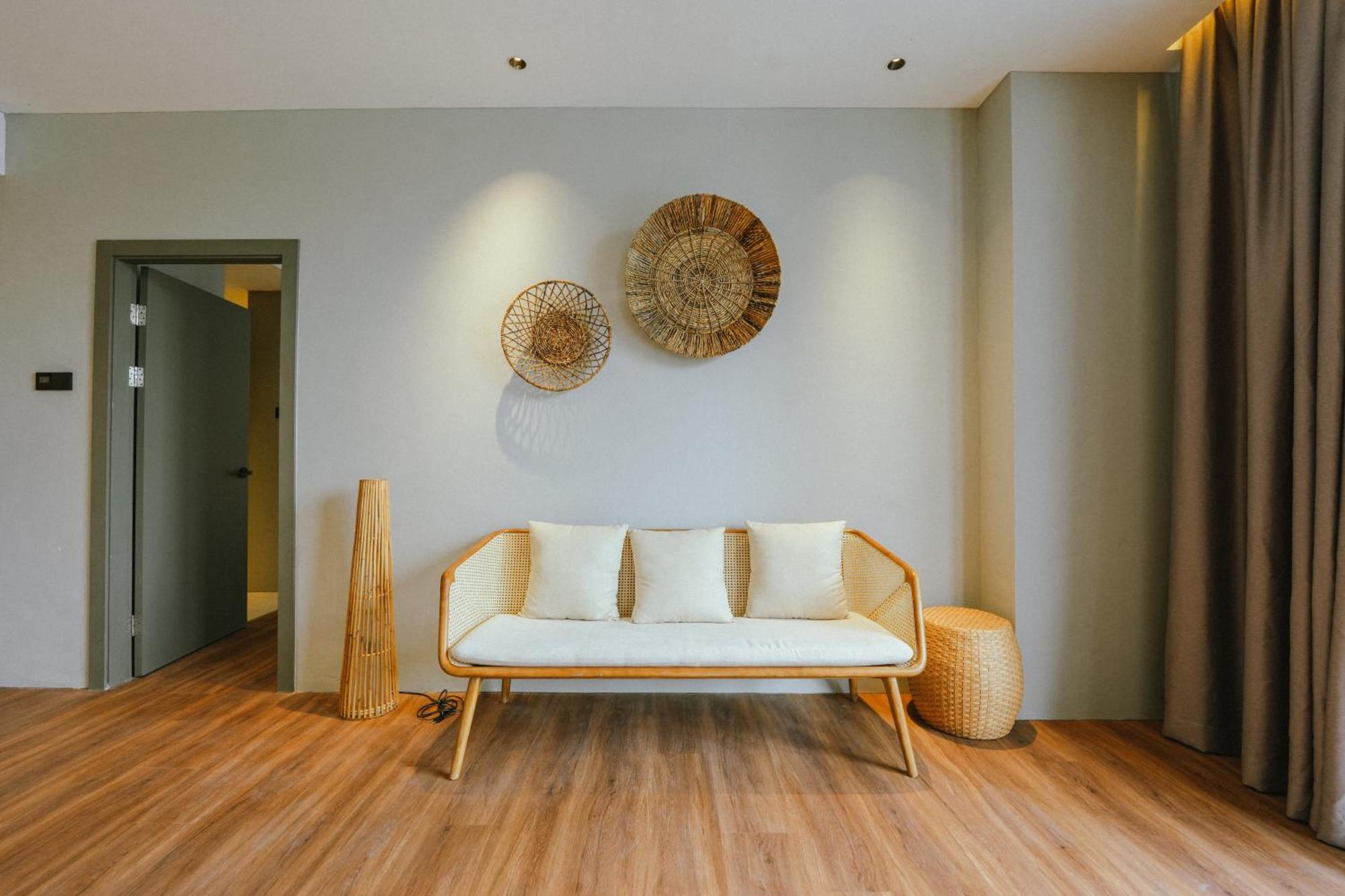 Roxy Beach Resort Sematan Bagian luar foto
