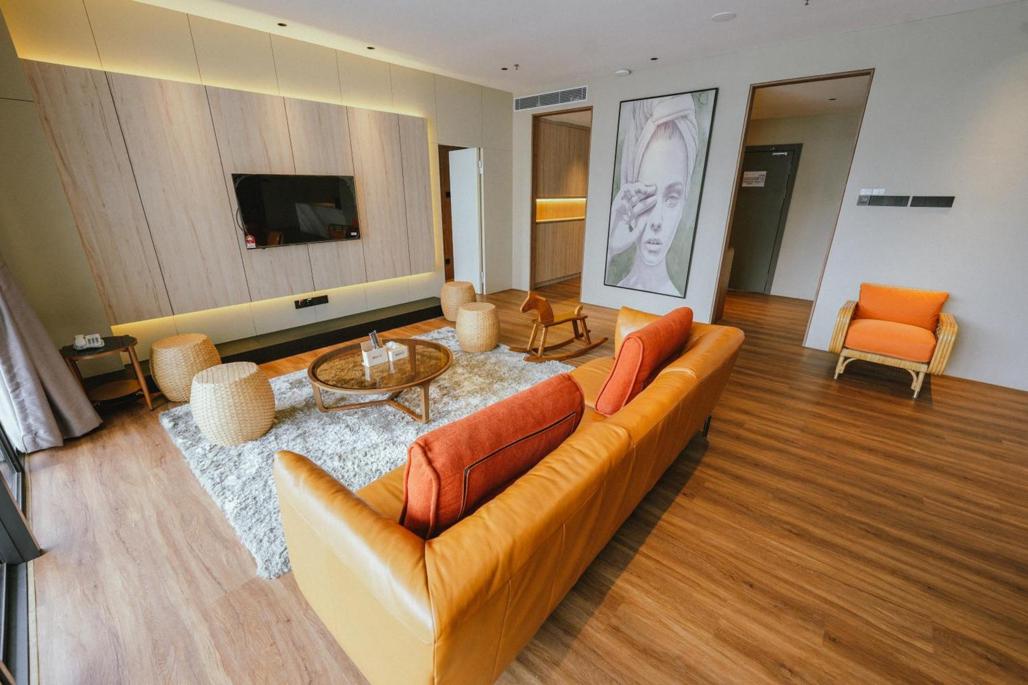 Roxy Beach Resort Sematan Bagian luar foto
